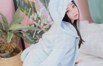 看Bambi(밤비)的DJAWA宅女写真合集：静谧时光的记录，有趣的眼神在发光
