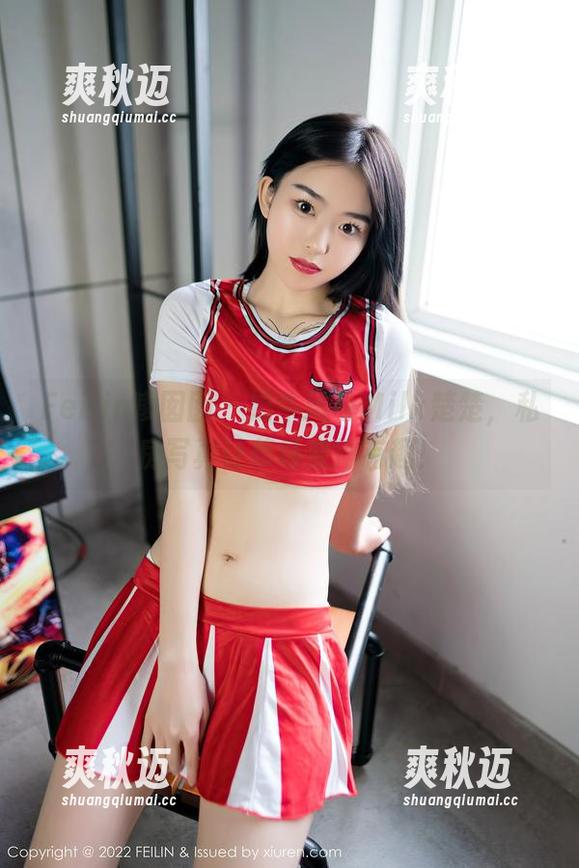 Feilin嗲囡囡 - 奶牛风与Milk楚楚，私房写真让草场变得有趣！