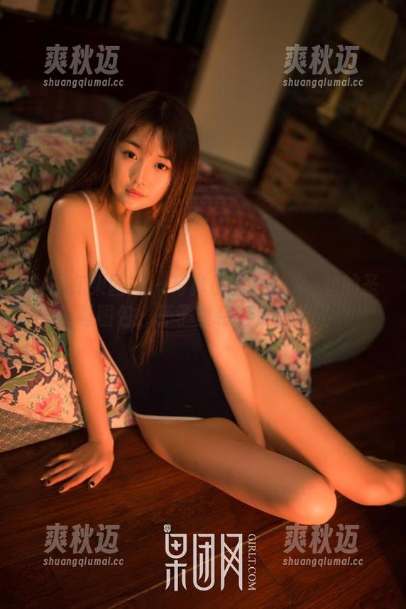 GIRLT果团网 - 写真小迷思：龚玥菲的圣诞图包，杯子里装的是梦想吗