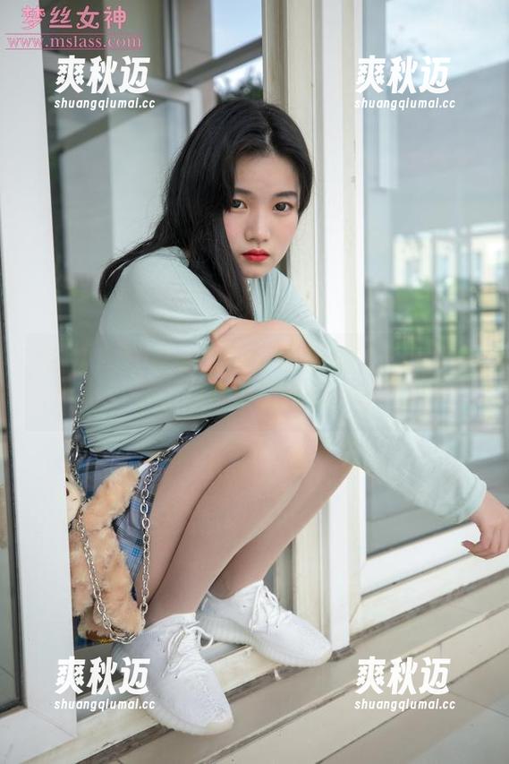 MSLASS梦丝女神 - 魏婷婷的家庭黑袜原图，分享的时候总是忍不住想更多