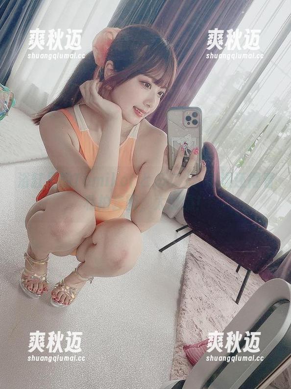 浴缸里的Tomiko(とみこ)：泡澡还得看私拍套图，太过瘾！