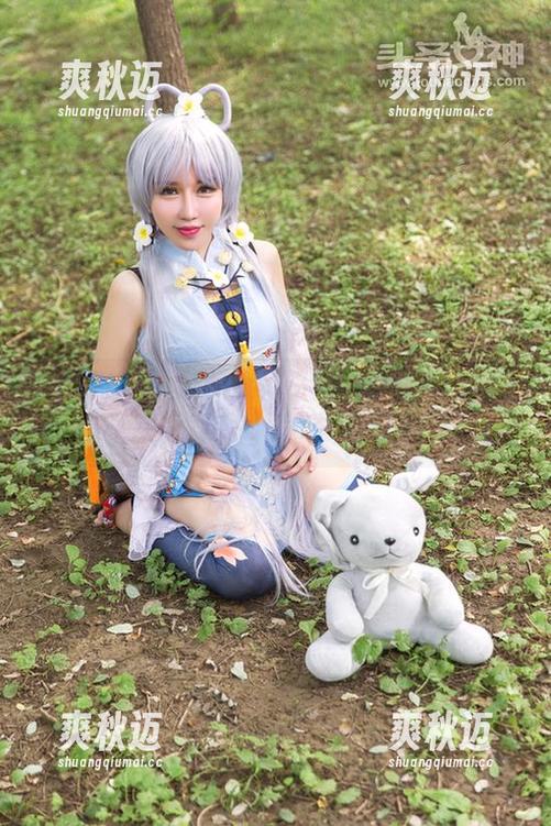 TouTiao头条女神 - 小热巴的蕾丝写真集，究竟得下载多少才能消停！