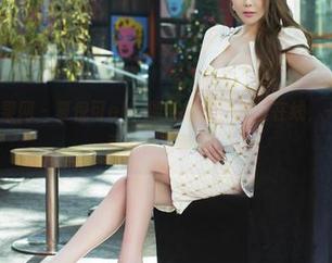 UGirls尤果网 – 夏倪可ella飘然若仙，灰丝在线，一点也不掩盖那种高级感！