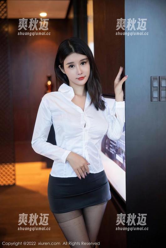 Xiuren秀人网 - 悠悠酱yoyoyo黑白定制图集，哪个黑影在和你瞎玩？