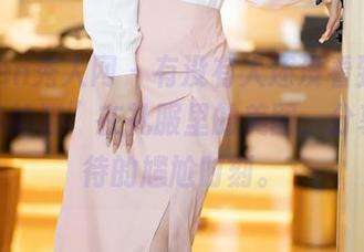 Xiuren秀人网 – 有没有人还没看到？“想做你的猫”在礼服里的美图，分享中期待的尴尬时刻。