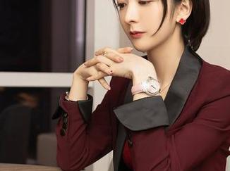 Xiuren秀人网 – 这李丽莎的泳衣写真，好吧，明明低调却好像透着任性。