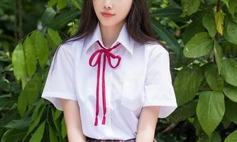 Xiuren秀人网 – 一边观看肉晴MINI的吊带合集，一边懊恼衣柜那么空