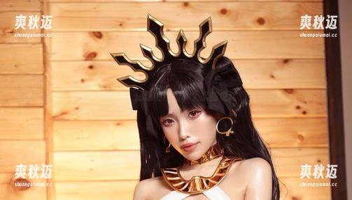 eliza喵喵的比基尼魔法：精选的原图，大家都说这是我的标志性pose？