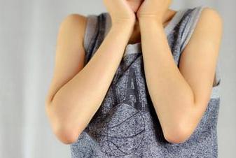 pans – 嘴上说不需要，但眼睛已经出卖了，我在下载薇妮的女友全套时愣了几秒。