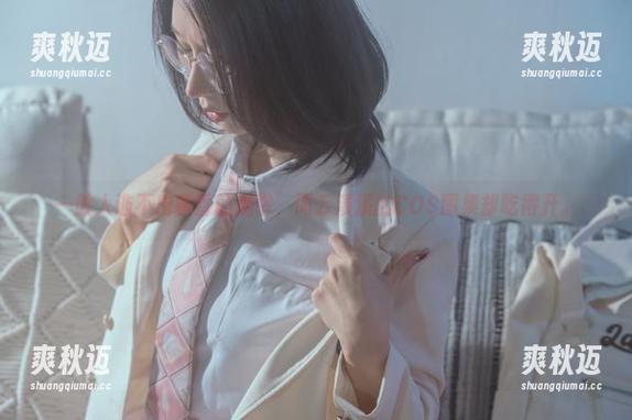 一般人逃不出黄昏的魔掌，而云溪溪的COS图集却吃得开。