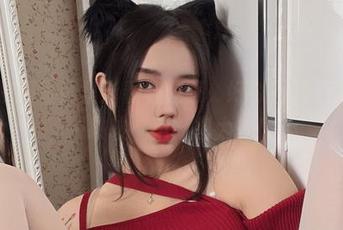 今汐校服写真集：看着校服，好似回到了那个……咳咳，不要想太多！