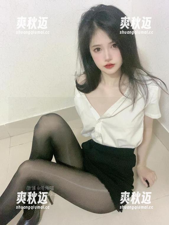 猫娘图集新鲜出炉——倦倦喵的超级懒散漫游
