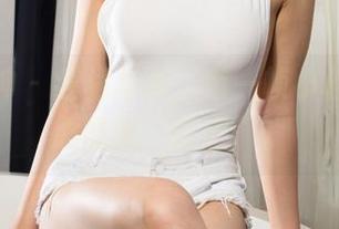 克拉女神 – 红裙写真，每一帧小檀都在小心翼翼“诱惑”。