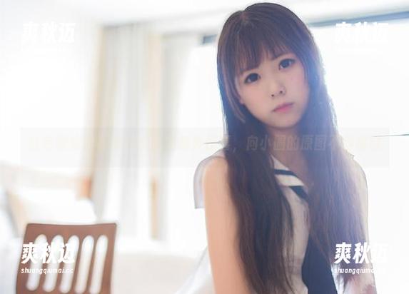 白色软绵绵写真总能给我意外惊喜，向小圆的原图不容错过