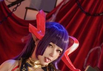 被咔喵的Nikke胜利女神海伦圈粉了，全套和原图组合，感觉要考虑产权问题了！