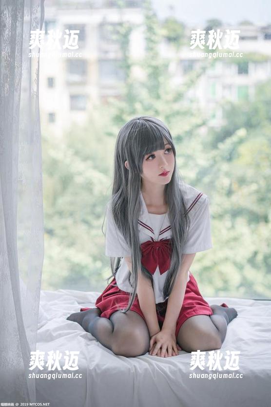 来看看喵糖映画的套图吧，玉玲珑旗袍这妙曼身姿，你见过的都要羡慕！