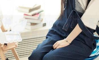 头条女神 – 杨漫妮baby的腿，竟然成为了“写真集精选”里的明星角色！