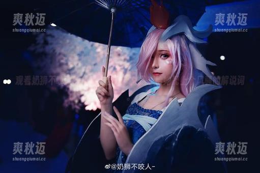 观看奶狮不咬人的黑贞德合集，总是想给她配上个风骚的解说词。