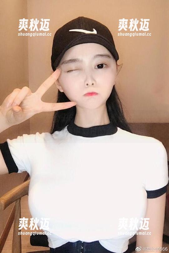 微密圈 - 左公子666“热爱青蛙蹲”的写真，脑海中划过的画面...