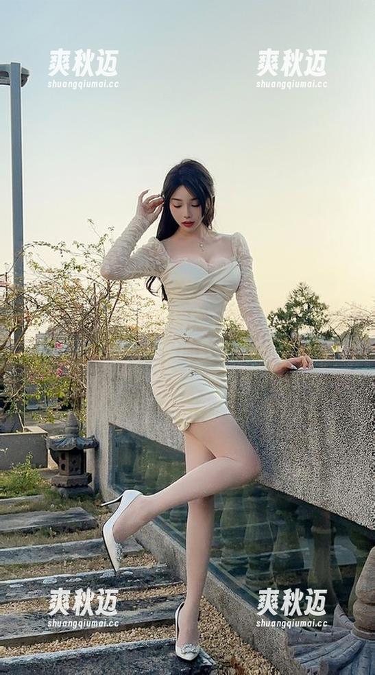 微密圈 - 如果教室也能下载，绝对是徐莉芝在网盘里的最佳力作！