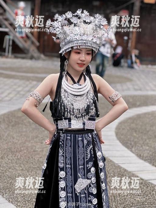 让人想扑通一声跳下水：御子Yumiko的死库水壁纸写真。