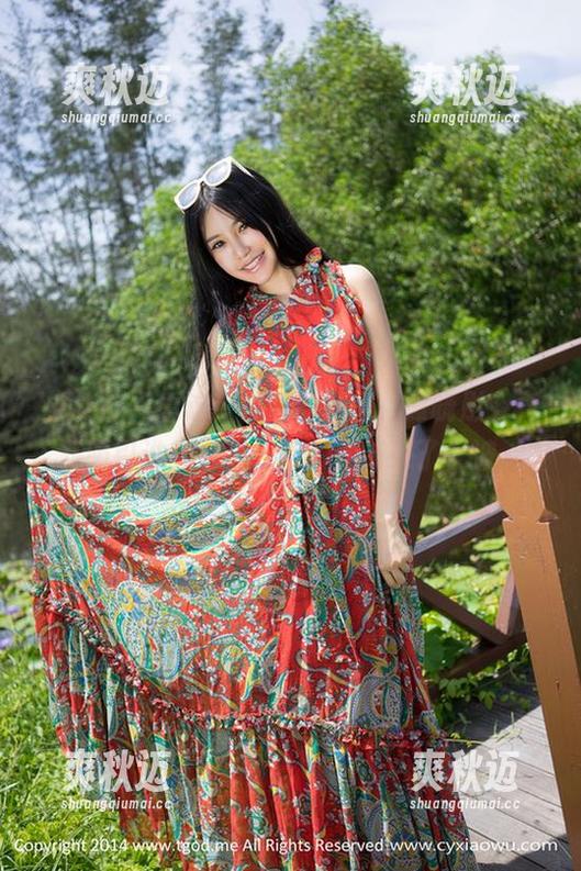 推女神 - 看这个黑色的系列，谭晓彤究竟想吸引谁的目光？图片更新来了一波。