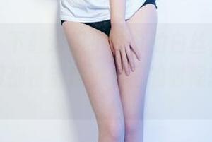 推女郎 – 下载这组小九九的白丝，保证你路上走得都特别稳，看图的时候想入非非。