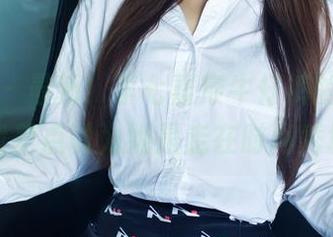 推女郎 – 最新！李七喜穿牛仔裤的写真，耶！我差点以为她是走在时尚秀场上！