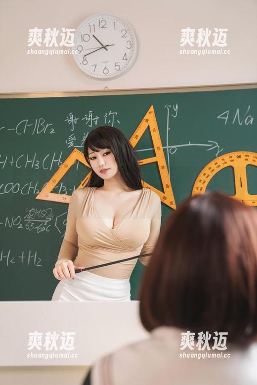 天台上的星澜是澜澜叫澜妹呀，高清写真集，保证不会让你“摔下楼”！