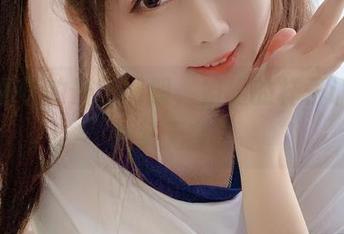 是依酱呀的最新图册，姐姐的样子让我开心又无奈。