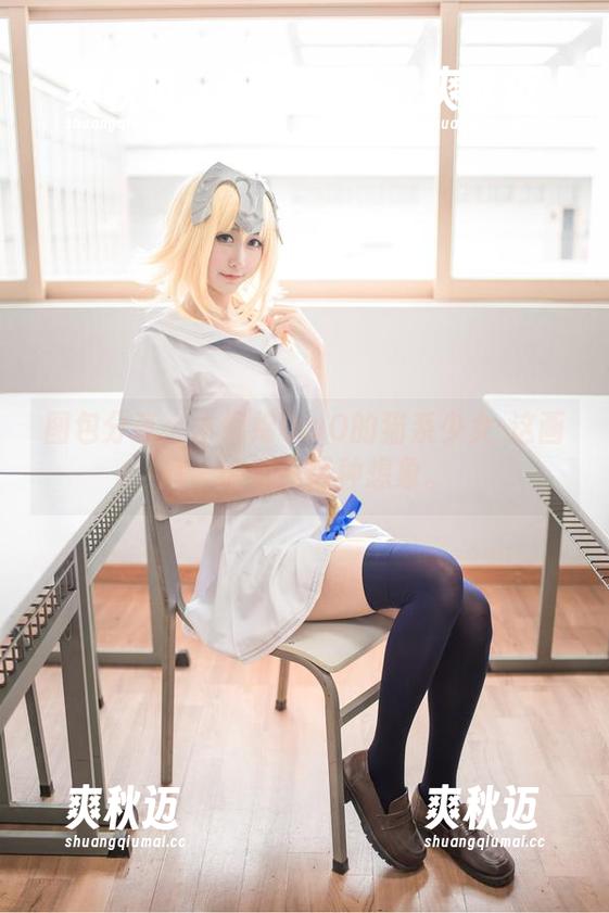 图包分享：木绵绵OwO的猫系少女-这画风，给你一亿种想象。