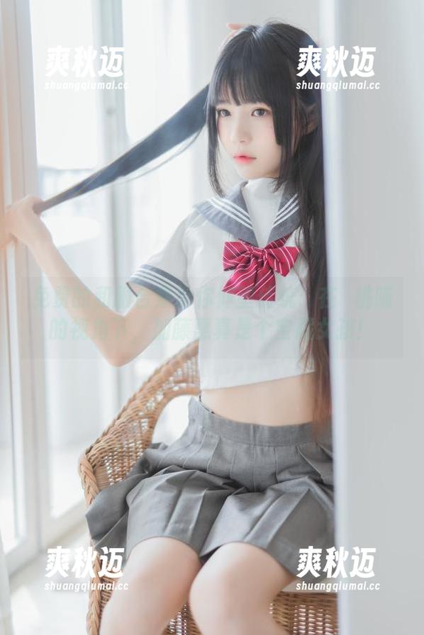 免费的和服合集带你仰望传统：在桜桃喵的视角下，加藤惠真是个宝藏女孩！
