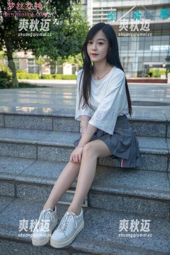 梦丝女神 - 再次看莹仙女的PINK图包，脑子里满是‘要是我也那么美’的无力感。
