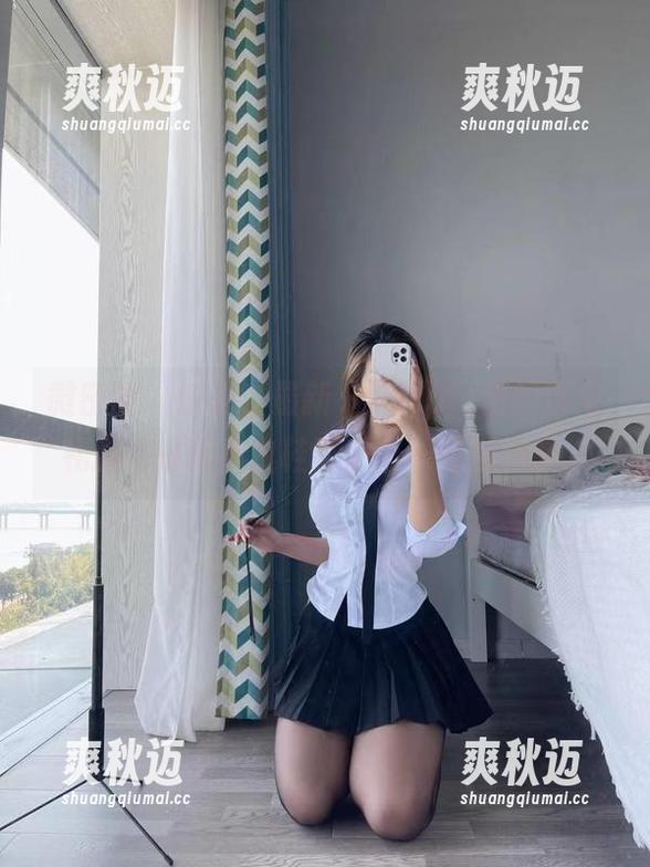 微密圈 - 话说，最新“洁己u”出的这身礼服，搭配小白鞋更别有一番滋味哦。