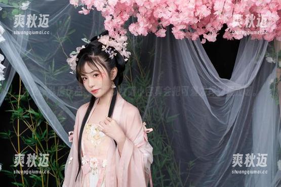 兔女郎私房作品，爆机少女喵小吉真会把可爱发挥到极致呀。