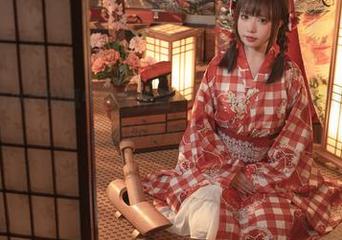 爆机少女喵小吉的瓶中精灵作品，在线追踪小精灵的日常，三维立体的精致感，哇！
