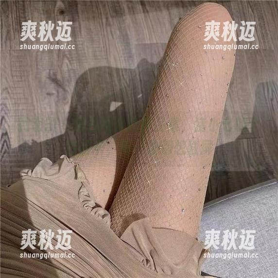 猪小七 微密圈 - 黑白的最新作品集,猪小七的个性打卡,每一张都想截屏