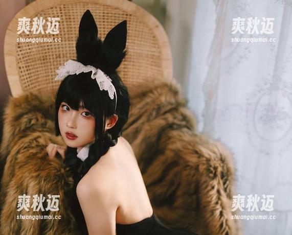 菈菈水着仍在水中搅动，瓦斯塔亚小龙虾真会挑选位置