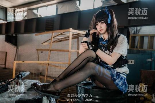 古风汉服与无圣光的完美结合——白莉爱吃巧克力再一次用她的作品刷新了我的审美。