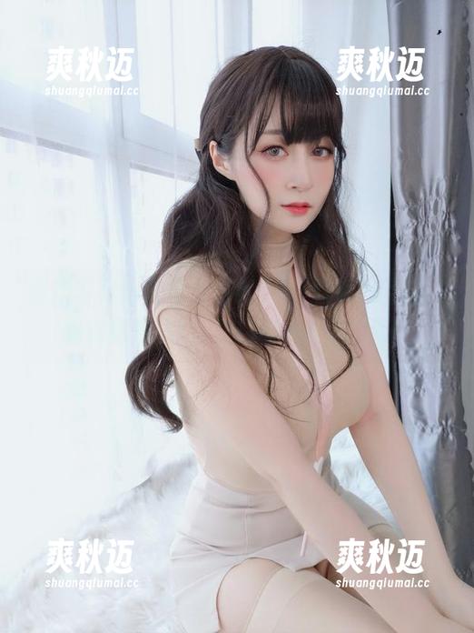 最新写真抢先看：白银81与眼镜的互动，眼镜居然搞怪，白银81表示心累！