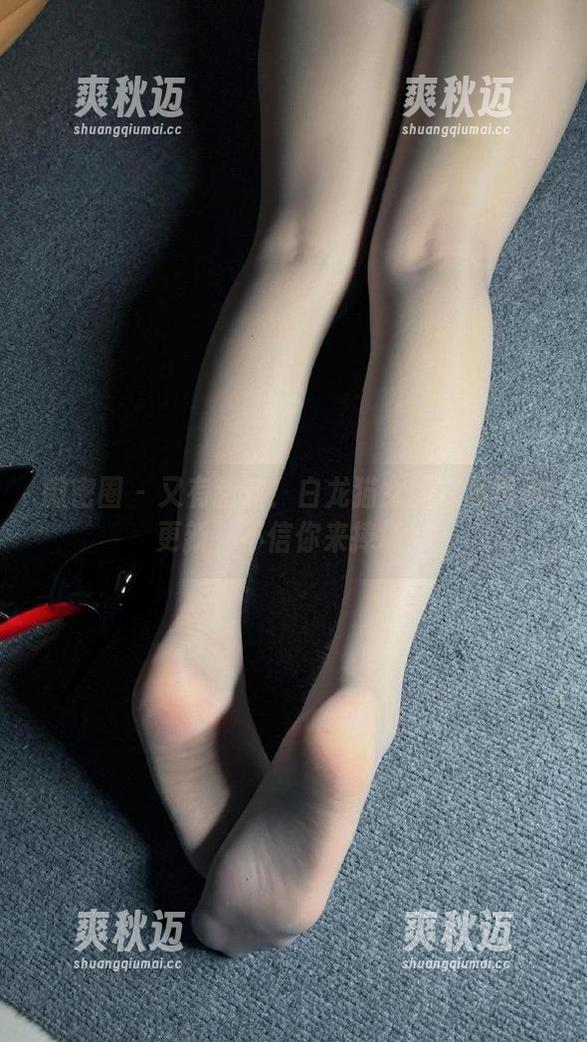 微密圈 - 又有新料！白龙猫女的灰丝写真更新，不信你来捧场！