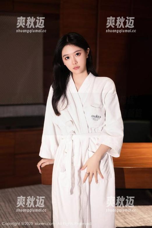 秀人网 - 哦，Lovely璐璐的新“棉袜”写真集上线，这是要从袜子切入一段新旅程吗？