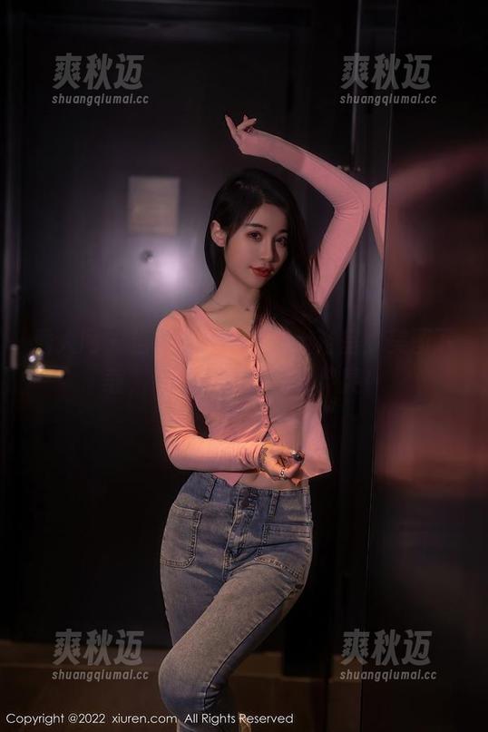 秀人网 - 当kelly凯莉遇上浴室：美图下载，让你从早到晚水灵灵！
