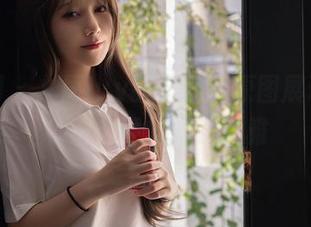 秀人网 – 九尾Ivy的美腿：原图展现出一种不走寻常路的优雅