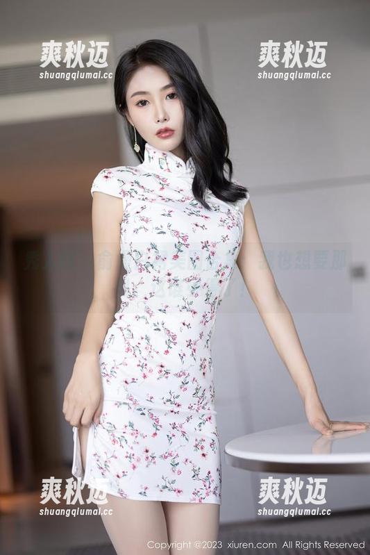 秀人网 - 俞漫白裙美图合集：我也想要那风，这谁受得了！