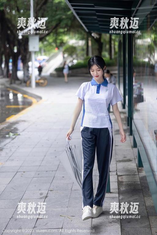 秀人网 - 牛仔裤背影图谱：舌尖上的菊花ace成就的欢乐写真。
