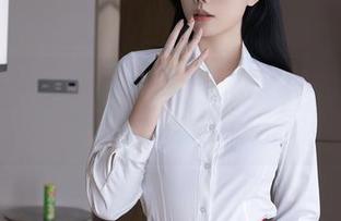 秀人网 – 黄可Christine的黑丝，不在线看一下美图会后悔哦！