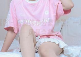 绮梦摄影 – 白韵的办公室喧嚣：一场壁纸风暴合集