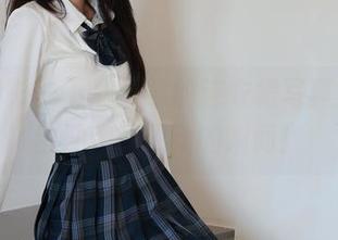 绮梦摄影 – 下载章章的连衣裙写真集，保留冲突和悸动的瞬间！
