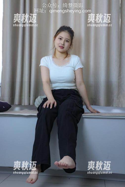绮梦摄影 - 在体育馆打着的豹纹，蔡蔡的原图里没有圣光，只有青春的气息。